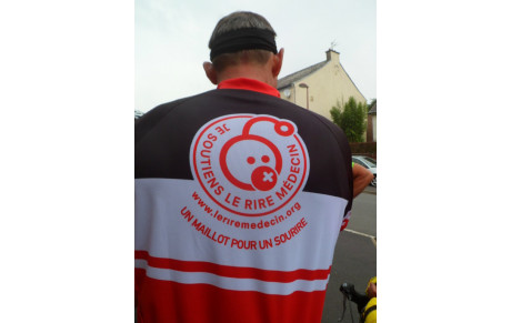 &quot;Le Rire Médecin&quot; - Le Tour de Foot - Un maillot pour un sourire !